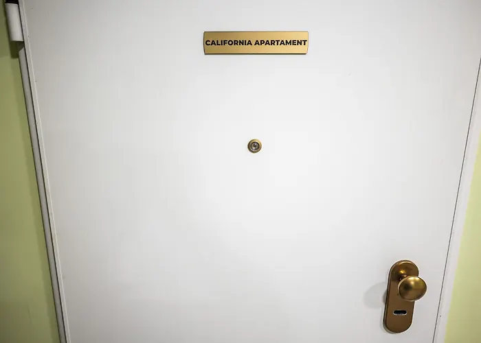 California アパート